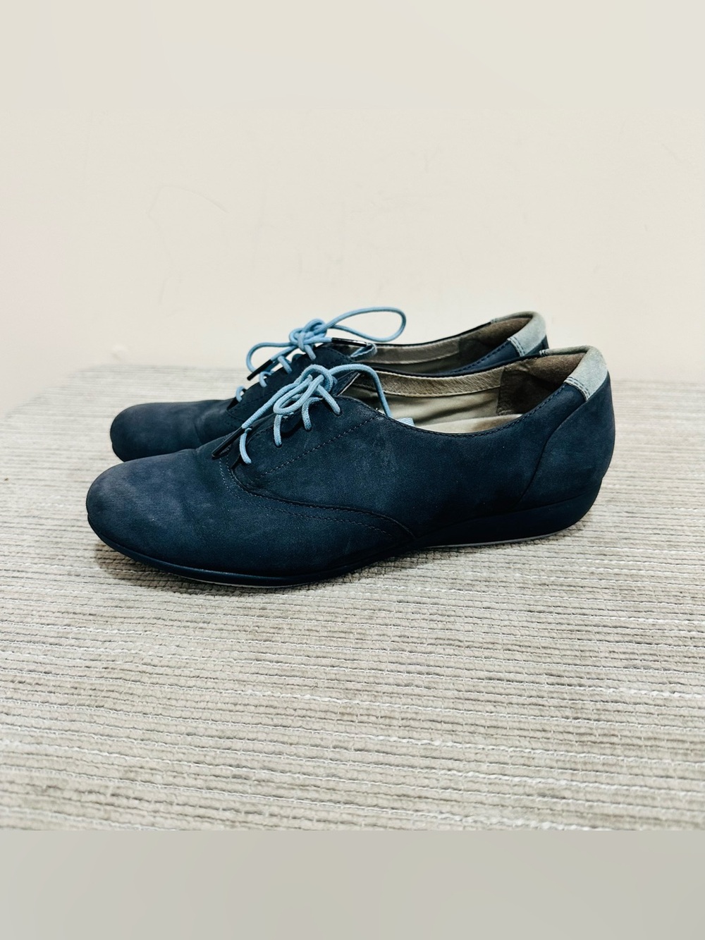 Dansko womens kimi Oxford Flat Nubuck Leather Color Dark Blue Size 37 EU/7US